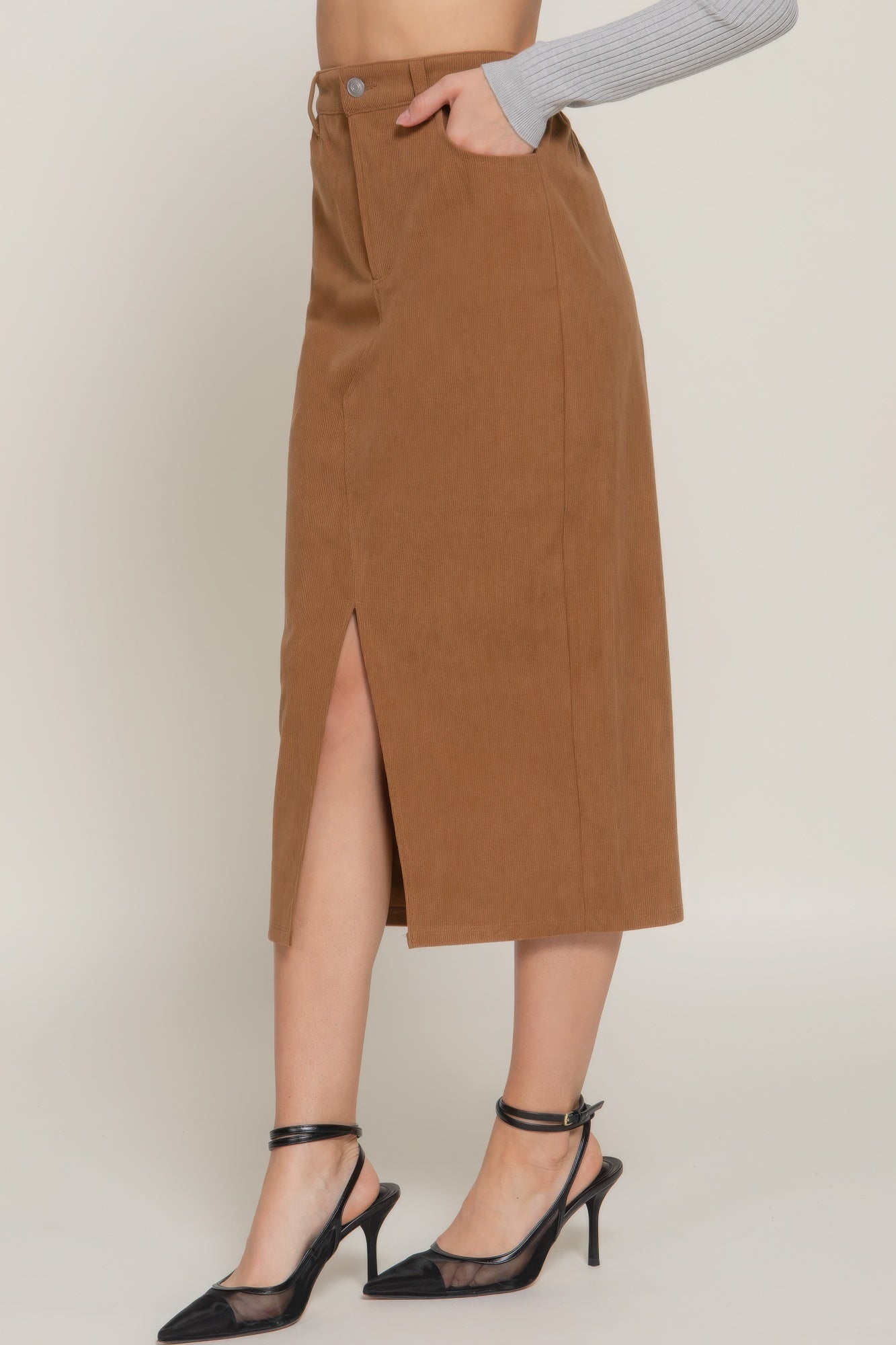 Side angle of sienna corduroy skirt with high waist and slit-AVAH