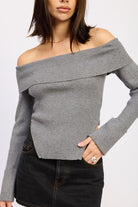 Feminine off the shoulder ribbed sweater in grey with pointed hem, front close-up