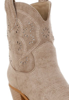 AVAH-Desert Trail Taupe Western Ankle Boots