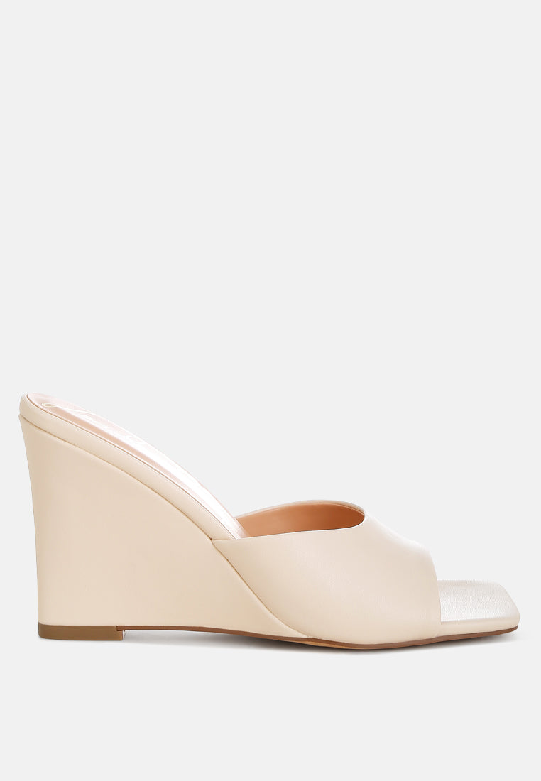 Chic Elevated Wedge Heel Slide Sandals