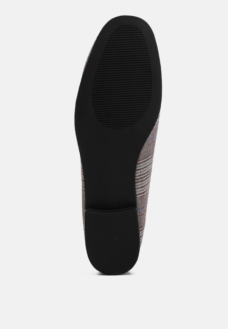 black sole on a white background sole view