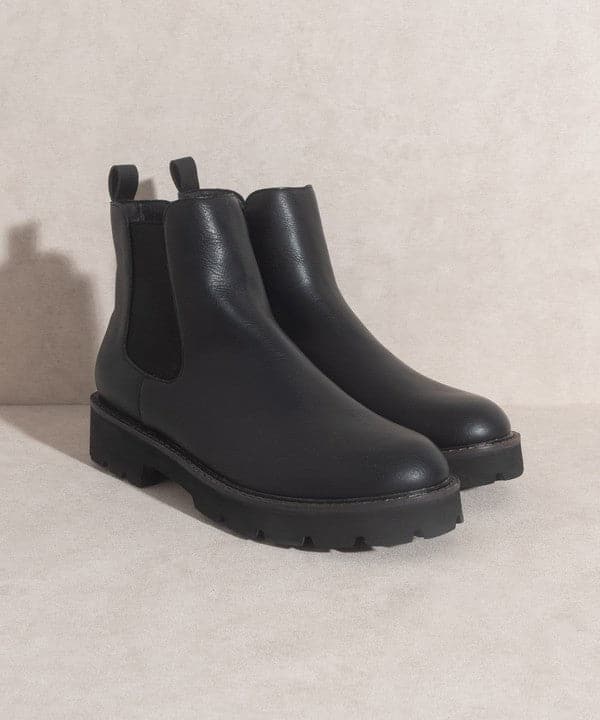 Bring out your inner trendsetter with the amazing Chelsea boot. Off duty or dressed up, this ankle boot is ready for anything. With a chunky treaded sole and a lifted edge, you’ll feel like you’re walking on air. Perfect for those days when you just can’t decide between dressy or casual.