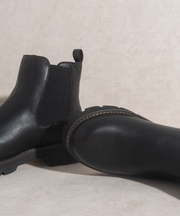 Bring out your inner trendsetter with the amazing Chelsea boot. Off duty or dressed up, this ankle boot is ready for anything. With a chunky treaded sole and a lifted edge, you’ll feel like you’re walking on air. Perfect for those days when you just can’t decide between dressy or casual.