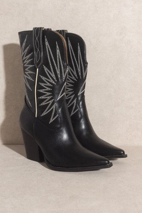 The cowboy boots with supernova stitching in a great starburst embroidered pattern are perfect to jazz up your outfit or for tearing up the dance floor. They are definitely made for more than walking! Supernova is a projection of refined confidence without the swagger. Avah Couture