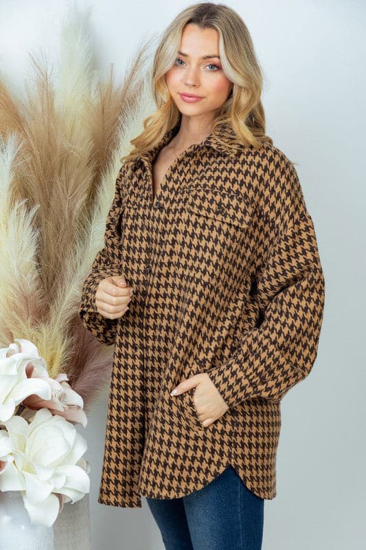 This houndstooth jacket is the perfect way to style casual chic looks for fall. It features a relaxed fit, long sleeves and collared button down front with pockets. The woven fabric ensures a stylish, quality look and it’s great for layering over your jeans or leggings. Avah Couture